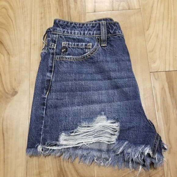 KanCan High Rise Mom Shorts Size 5 (26) Dark Wash 100% Cotton Distressed Raw Hem - Picture 5 of 11